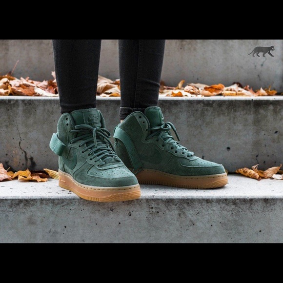 nike air force 1 lv8 suede green